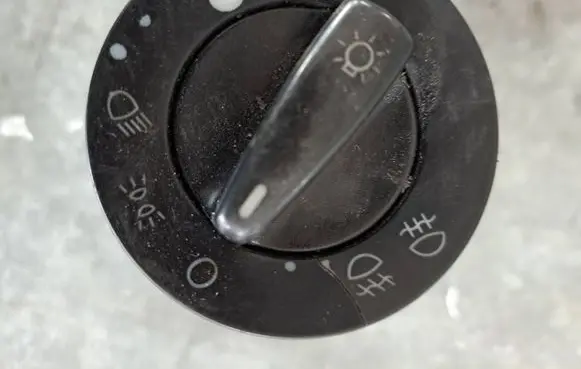 Volkswagen Golf IV Light switch 1C0941531A C1AT1810