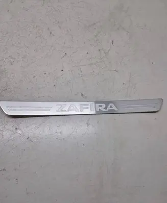 Opel Zafira B Front door trim (molding) 198166255