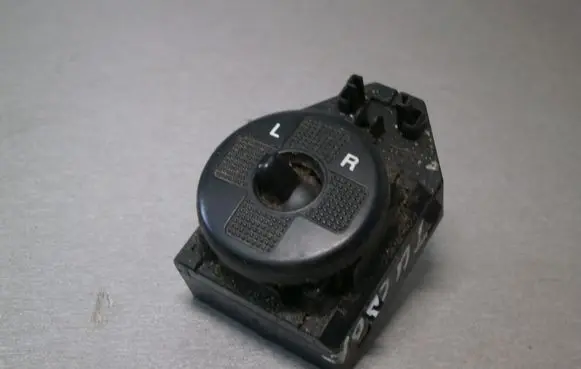 Hyundai Tucson JM Wing mirror switch