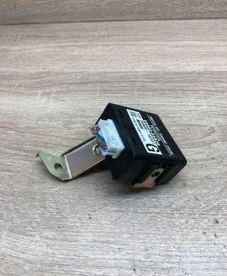 Toyota Avensis T250 Light module LCM 8996005020 3560016337