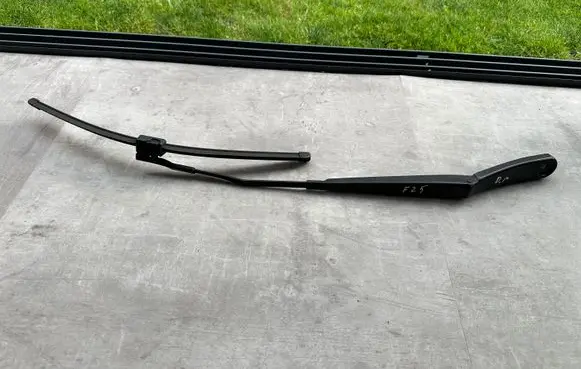 BMW X3 F25 Front wiper blade arm 7213272 0115602