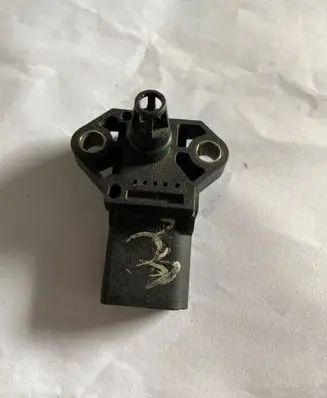 Volkswagen PASSAT B6 Air pressure sensor 038906051C 0281002401