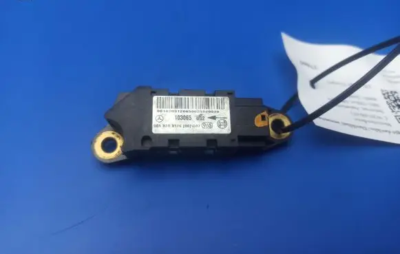 Mercedes-Benz C W203 Airbag deployment crash/impact sensor 0018209126