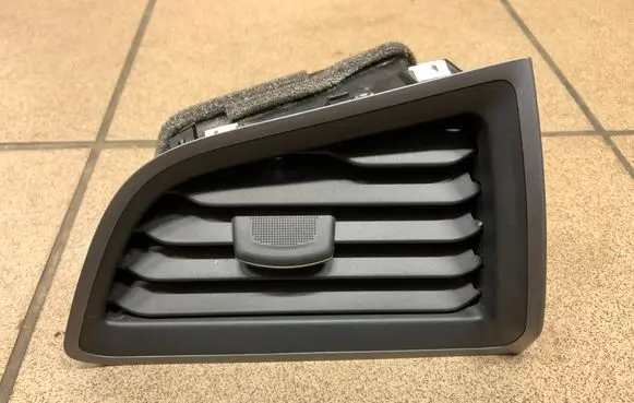 Ford Edge II Dashboard side air vent grill/cover trim EM2B19893 EM2B19893AM3DMD