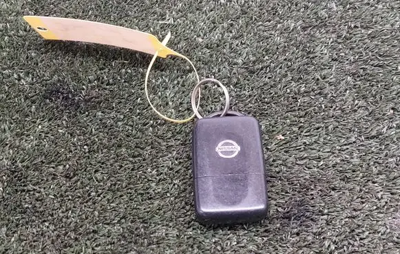 Nissan Qashqai+2 Ignition key/card 5WK4876 102BB14A