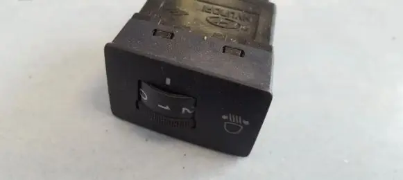 Hyundai Getz Headlight level height control switch