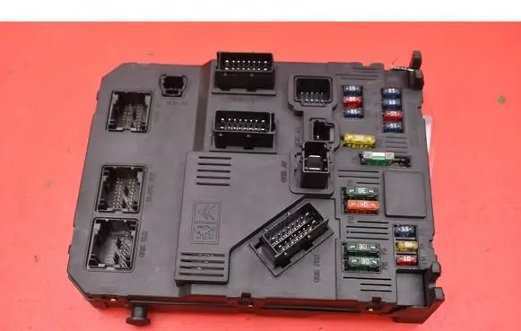 Peugeot 206 CC Fuse box set 9650584680