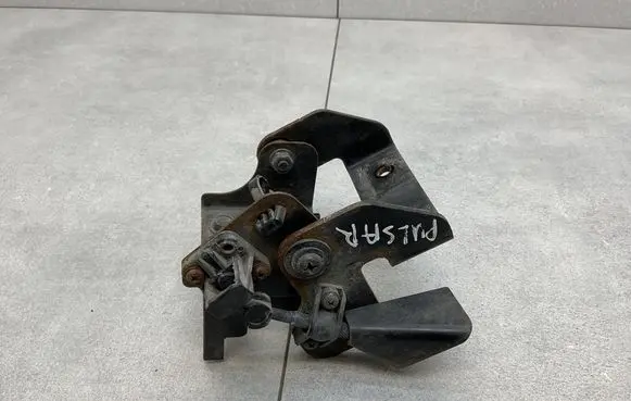 Nissan Pulsar Distronic sensor bracket 