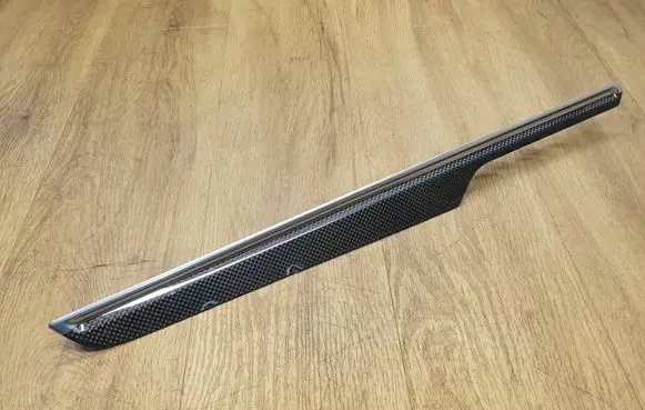Porsche Macan (95B) Front door trim bar 95B867409C