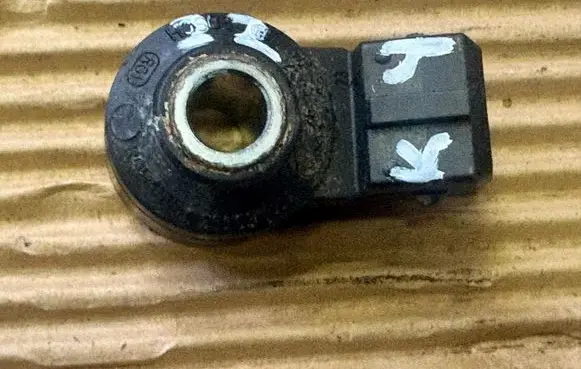 BMW X4 G02 Detonation knock sensor 0261231224