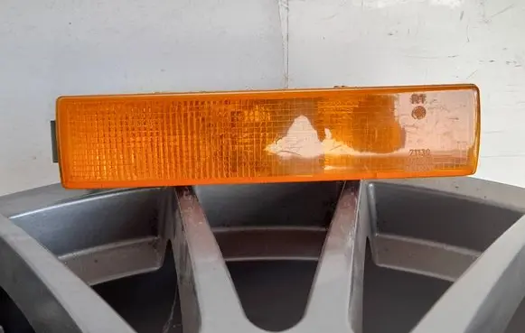 Ford Sierra Front indicator light 83BG13368AA