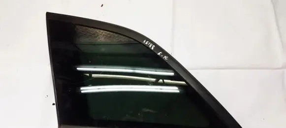Chrysler Pacifica Rear side window