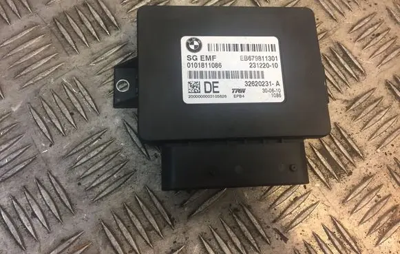 BMW 5 F10 F11 Rear brake EMF control unit/module 32620231