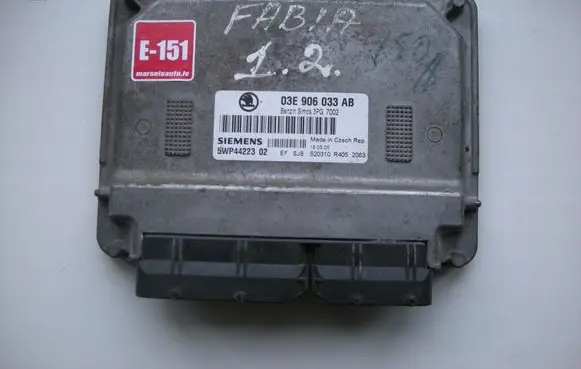 Skoda Fabia Mk1 (6Y) Engine control unit/module 03E906033AB