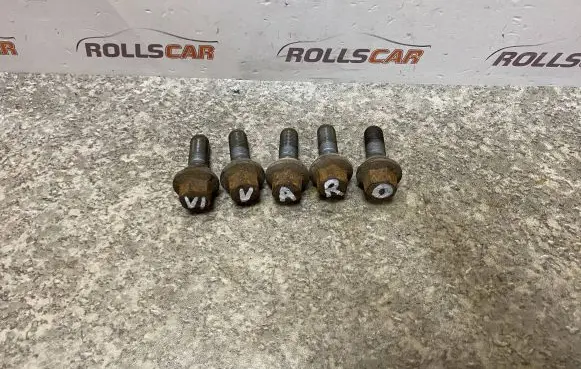 Opel Vivaro Nuts/bolts 