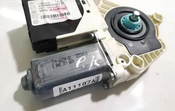 Seat Altea Front door window regulator motor 1t0959701