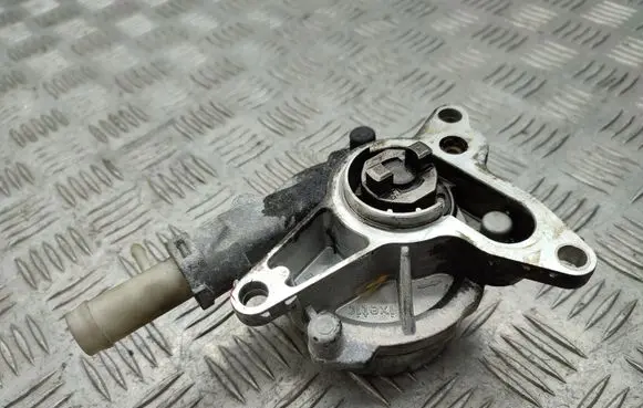 Renault Master III Vacuum pump 146508418R