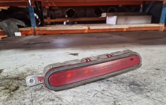 Toyota Corolla Verso AR10 Third/center stoplight