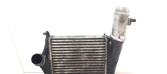 Audi Q7 4M Intercooler radiator 4M0145804R