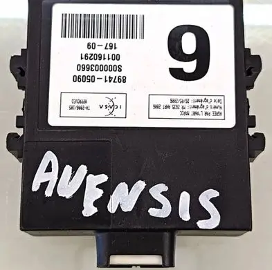 Toyota Avensis T270 Door control unit/module 89741-05090