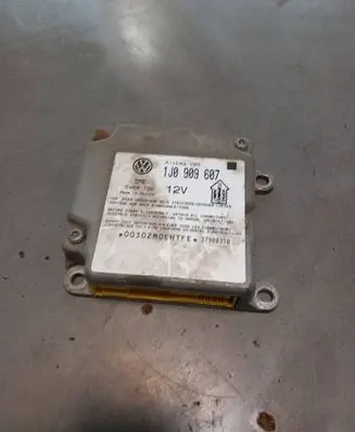 Volkswagen PASSAT B5 Airbag control unit/module 1J0909607 37980310 5WK4199