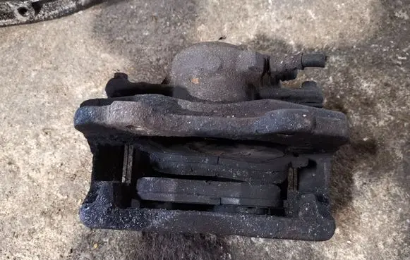Peugeot 807 Front brake caliper