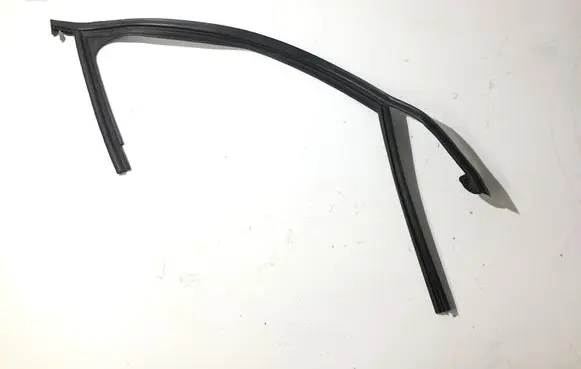 Mercedes-Benz GLA W156 X156 Rubber seal front door window/glass A1567250225