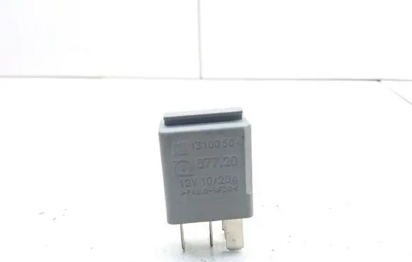 Opel Meriva A Hazard warning light relay 13100504 67720
