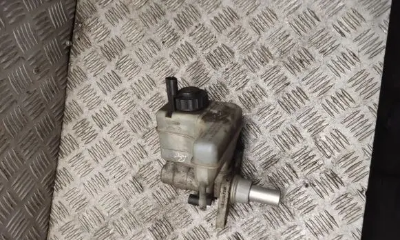 Volkswagen PASSAT B6 Master brake cylinder