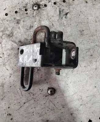 Volkswagen Touran I Front door lower hinge 