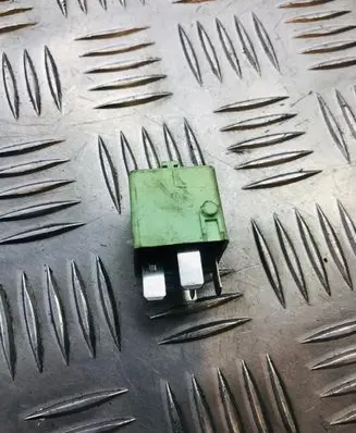 BMW 5 E39 Other relay 61368373700