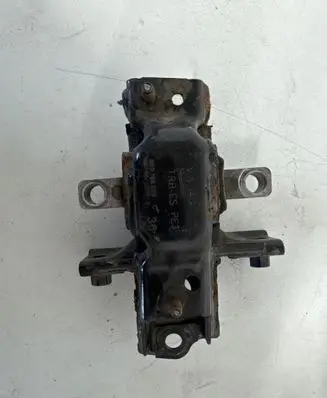 Volkswagen Polo V 6R Engine mount bracket 6R0199555C