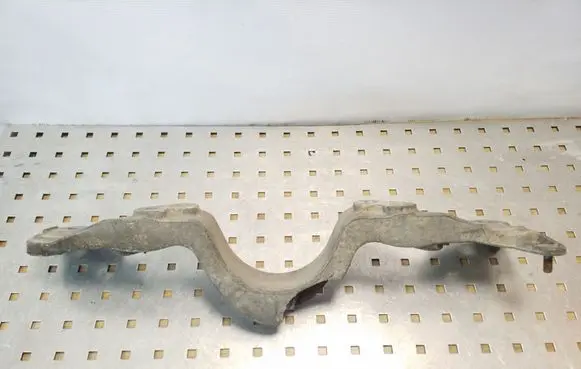 BMW 3 E46 Rear differential/diff mount bracket 1095990