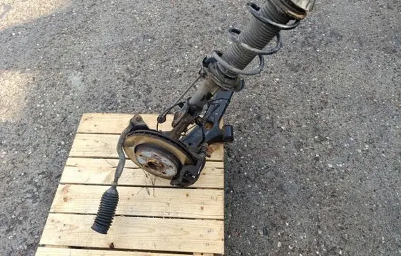 Suzuki Swift II Front wheel hub spindle knuckle