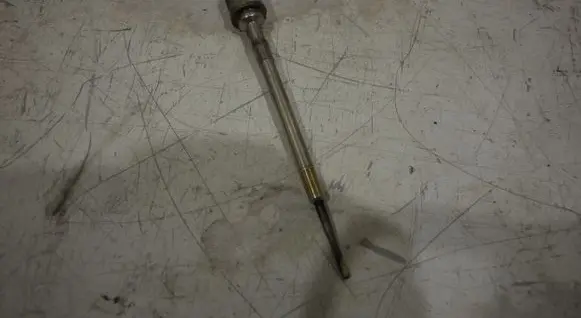 Opel Zafira C Glow plug 55590467