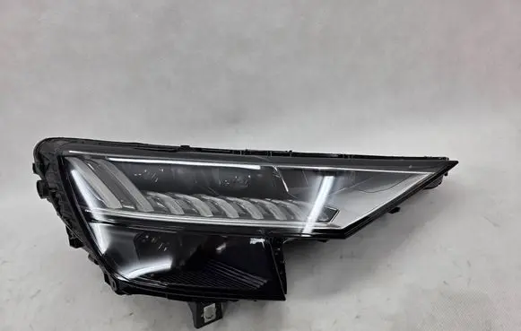 Audi Q8 Headlight/headlamp 4M8941036