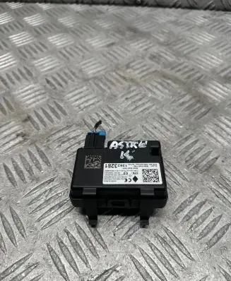 Opel Astra K Door central lock control unit/module 13523281 8210211000000X F00HJ02019
