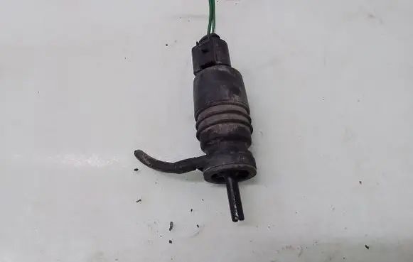 Volkswagen New Beetle Windscreen/windshield washer pump