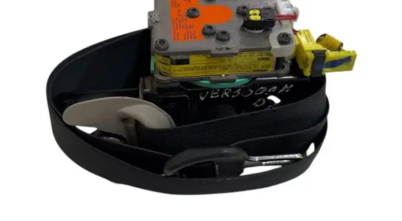 Toyota Corolla Verso AR10 Front seatbelt 732100F050 130409 502WC3Y1CL