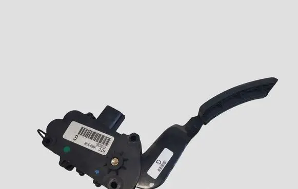 Nissan Murano Z50 Accelerator throttle pedal 18002CA100 0792C52G