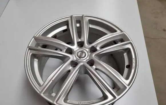 Nissan Qashqai R17 alloy rim KBA49465