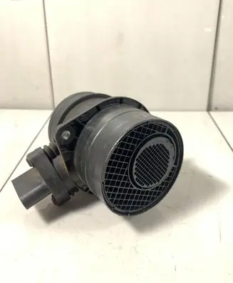 Volkswagen Touran I Mass air flow meter 074906461B