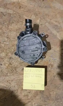 Audi A4 S4 B7 8E 8H Vacuum pump 06D145100