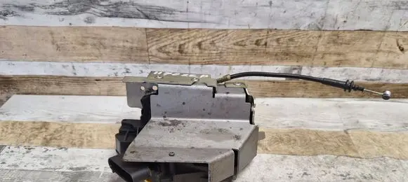 Loading door lock