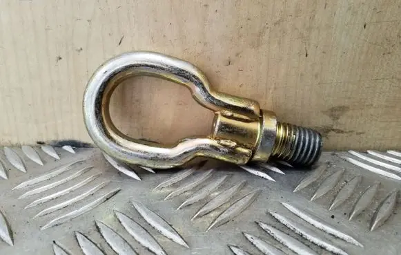 Volkswagen Golf IV Towing hook eye 