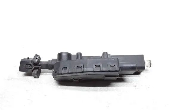Volvo S80 Headlight washer spray nozzle 30663580