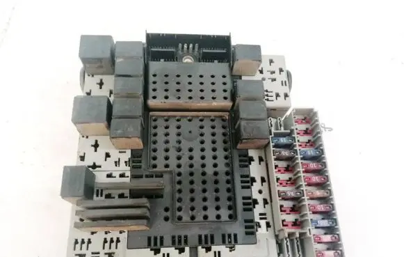 Volvo S60 Fuse box set 08696040 03W123
