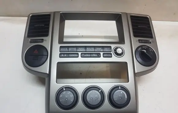 Nissan X-Trail T30 Center console