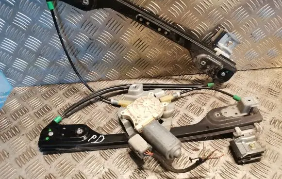 Chrysler 300 - 300C Front door window regulator with motor 05065474AD