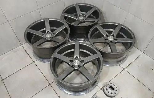 Audi R8 42 R20 alloy rim